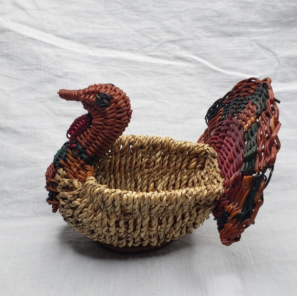 Small Wicker Turkey Basket - Picture 1 of 6